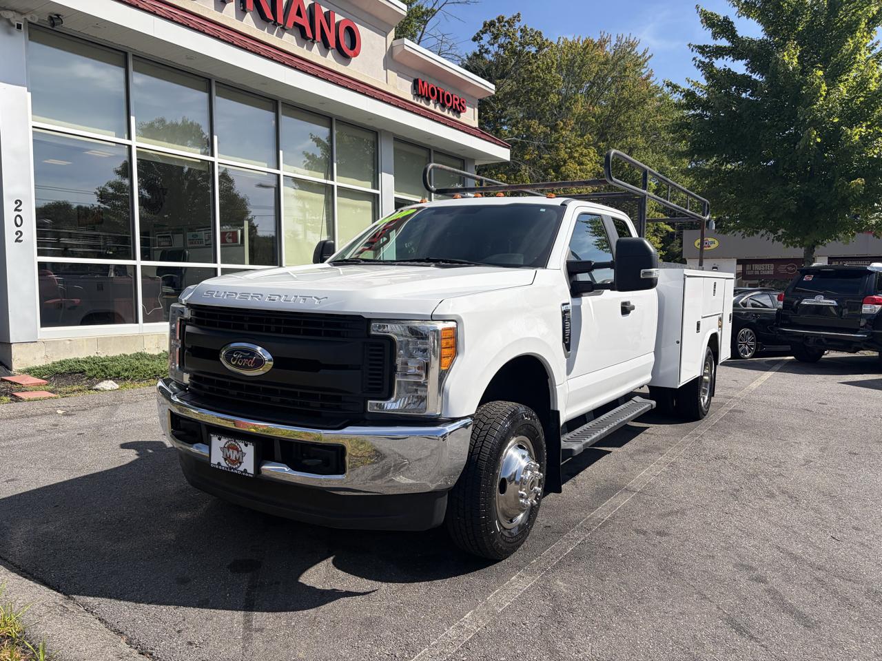 ford f-350 super duty chassis cab 2017 1FD8X3H61HEE52719 image ford f-350 super duty chassis cab 2017 1FD8X3H61HEE52719 image